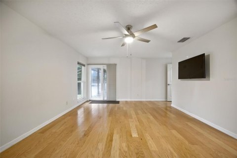 House in Odessa, Florida 4 bedrooms, 235.6 sq.m. № 1915427 - photo 9