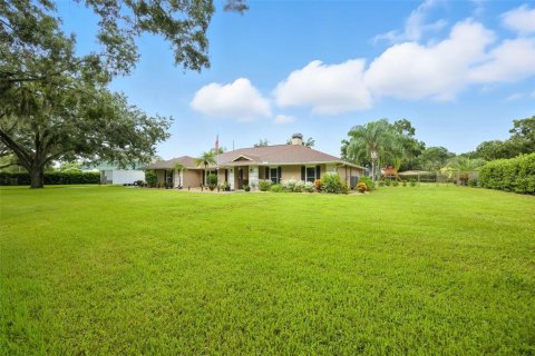 House in Odessa, Florida 4 bedrooms, 235.6 sq.m. № 1915427 - photo 5