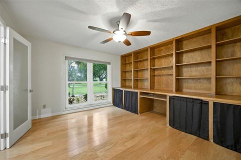 House in Odessa, Florida 4 bedrooms, 235.6 sq.m. № 1915427 - photo 24