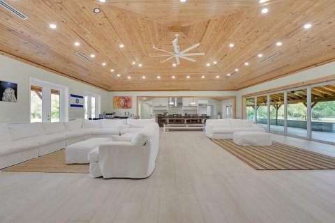 Купить виллу или дом в Окичоби, Флорида 10 комнат, 420.01м2, № 2078174 - фото 6