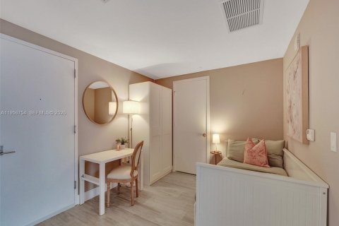 Condominio en alquiler en Miami, Florida, 1 dormitorio, 66.24 m2 № 2010613 - foto 29