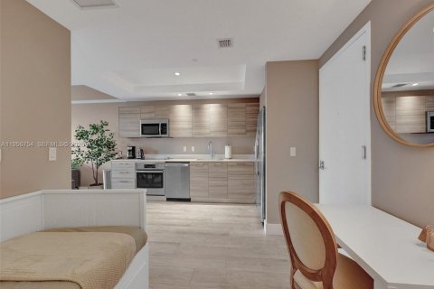 Condominio en alquiler en Miami, Florida, 1 dormitorio, 66.24 m2 № 2010613 - foto 30