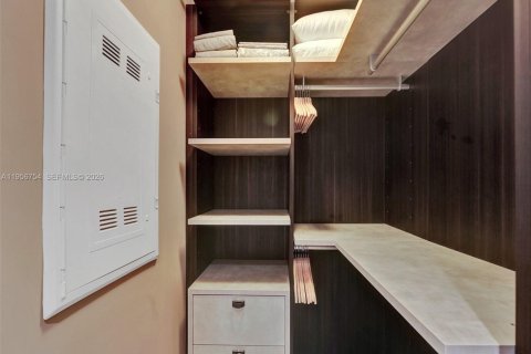 Condominio en alquiler en Miami, Florida, 1 dormitorio, 66.24 m2 № 2010613 - foto 25