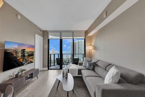 Condominio en alquiler en Miami, Florida, 1 dormitorio, 66.24 m2 № 2010613 - foto 8