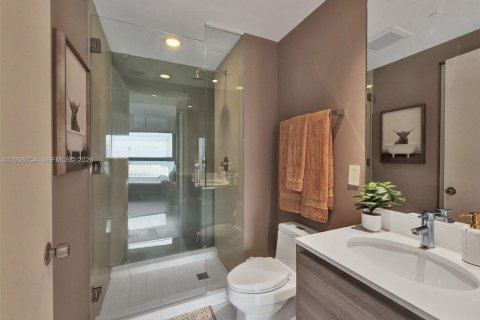 Condominio en alquiler en Miami, Florida, 1 dormitorio, 66.24 m2 № 2010613 - foto 22