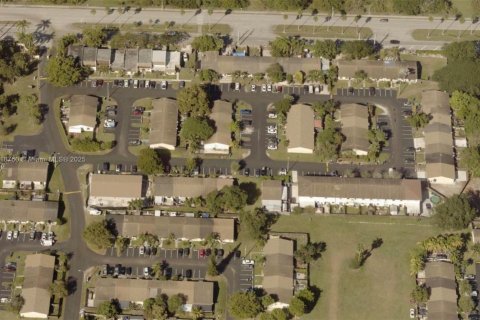 Townhouse in Homestead, Florida 1 bedroom, 85.47 sq.m. № 1937427 - photo 10