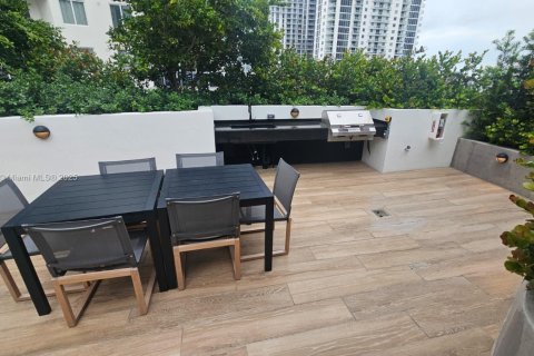 Condo in Miami, Florida, 3 bedrooms  № 1854994 - photo 27