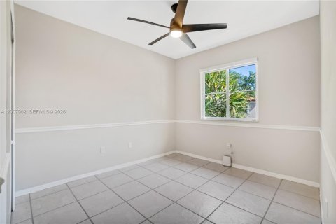 Touwnhouse à louer à Miami Lakes, Floride: 3 chambres, 172.71 m2 № 2075417 - photo 13