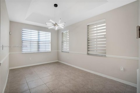 Touwnhouse à louer à Miami Lakes, Floride: 3 chambres, 172.71 m2 № 2075417 - photo 21