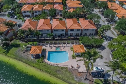 Touwnhouse à louer à Miami Lakes, Floride: 3 chambres, 172.71 m2 № 2075417 - photo 30