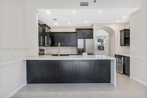 Touwnhouse à louer à Miami Lakes, Floride: 3 chambres, 172.71 m2 № 2075417 - photo 4