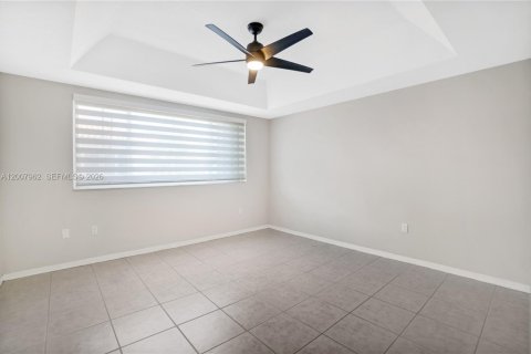 Touwnhouse à louer à Miami Lakes, Floride: 3 chambres, 172.71 m2 № 2075417 - photo 10
