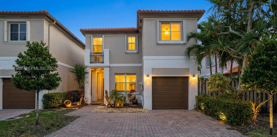 Touwnhouse à Miami Lakes, Floride 3 chambres, 172.71 m2 № 2075417