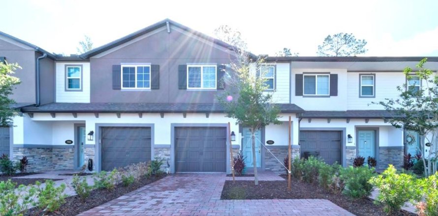 Таунхаус в TOWNS AT LAKE MONROE COMMONS в Санфорд, Флорида 3 спальни, 147.44м2 № 1743053