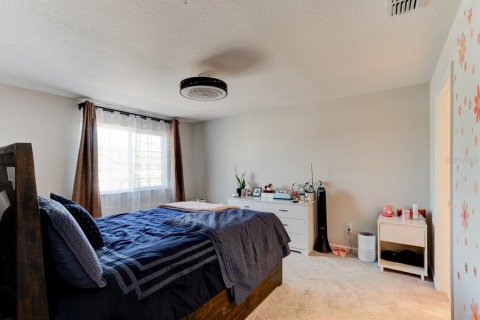 Townhouse in TOWNS AT LAKE MONROE COMMONS in Sanford, Florida 3 bedrooms, 147.44 sq.m. № 1743053 - photo 15