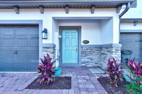 Townhouse in TOWNS AT LAKE MONROE COMMONS in Sanford, Florida 3 bedrooms, 147.44 sq.m. № 1743053 - photo 2
