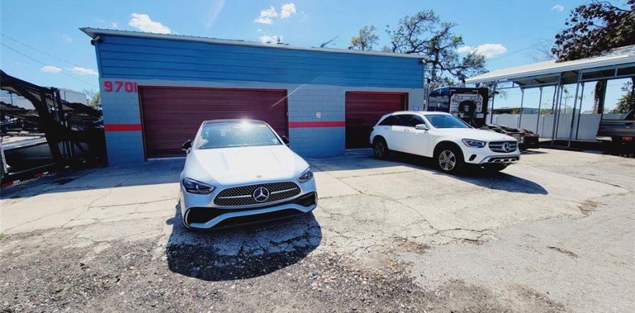 Immobilier commercial à Tampa, Floride 365.66 m2 № 2376710