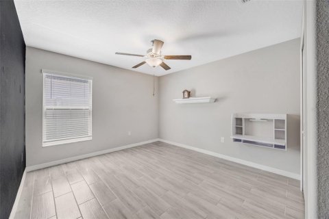 House in Ruskin, Florida 4 bedrooms, 237.55 sq.m. № 2212023 - photo 21