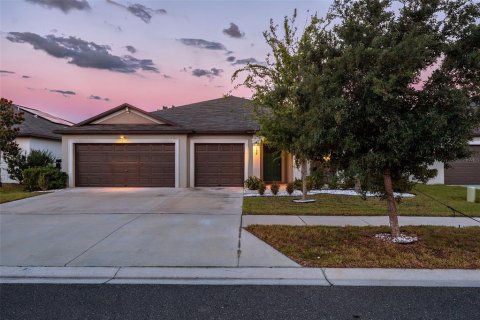 House in Ruskin, Florida 4 bedrooms, 237.55 sq.m. № 2212023 - photo 3