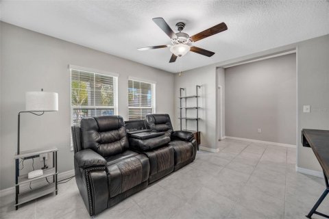 House in Ruskin, Florida 4 bedrooms, 237.55 sq.m. № 2212023 - photo 8