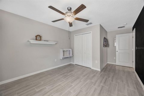 House in Ruskin, Florida 4 bedrooms, 237.55 sq.m. № 2212023 - photo 22