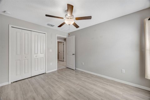 House in Ruskin, Florida 4 bedrooms, 237.55 sq.m. № 2212023 - photo 19
