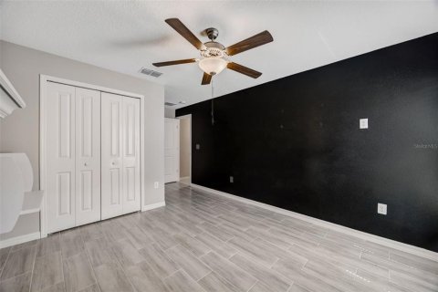 House in Ruskin, Florida 4 bedrooms, 237.55 sq.m. № 2212023 - photo 23
