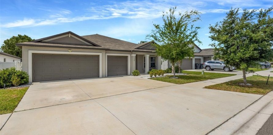 House in Ruskin, Florida 4 bedrooms, 237.55 sq.m. № 2212023