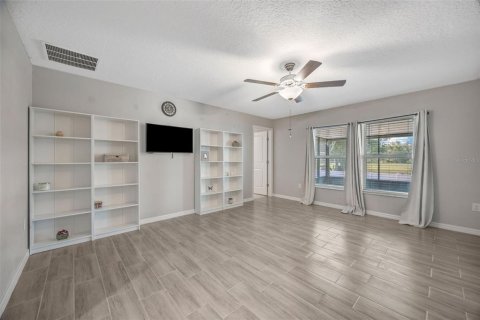 House in Ruskin, Florida 4 bedrooms, 237.55 sq.m. № 2212023 - photo 24