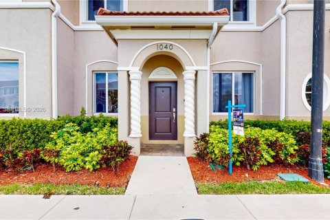 Adosado en venta en Homestead, Florida, 3 dormitorios, 120.96 m2 № 2029343 - foto 4