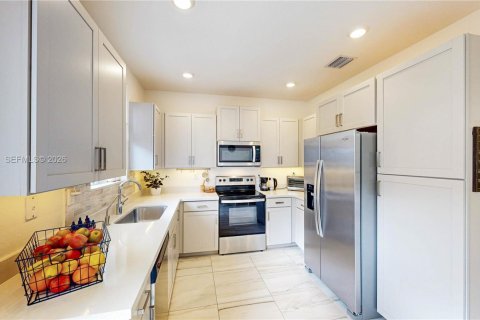 Adosado en venta en Homestead, Florida, 3 dormitorios, 120.96 m2 № 2029343 - foto 12