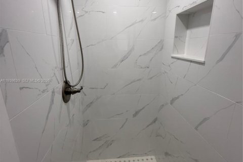 Купить виллу или дом в Купер-Сити, Флорида 3 спальни, 137.5м2, № 1997082 - фото 28