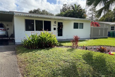 Купить виллу или дом в Купер-Сити, Флорида 3 спальни, 137.5м2, № 1997082 - фото 13