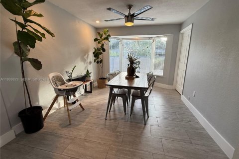 Купить виллу или дом в Купер-Сити, Флорида 3 спальни, 137.5м2, № 1997082 - фото 23