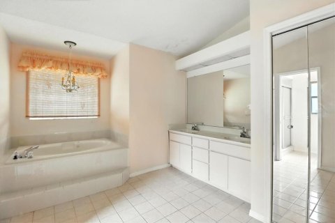 Villa ou maison à vendre à Homosassa, Floride: 3 chambres, 221.01 m2 № 1905326 - photo 14
