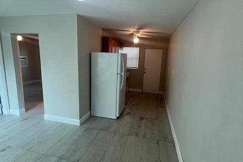 Apartment in West Palm Beach, Florida 2 bedrooms, 55.74 sq.m. № 2175598 - photo 2