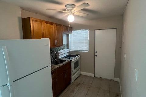 Apartment in West Palm Beach, Florida 2 bedrooms, 55.74 sq.m. № 2175598 - photo 11