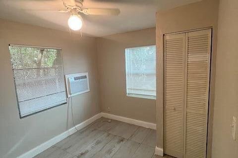 Apartment in West Palm Beach, Florida 2 bedrooms, 55.74 sq.m. № 2175598 - photo 4
