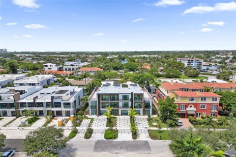 House in Fort Lauderdale, Florida 5 bedrooms, 282.52 sq.m. № 2036679 - photo 10