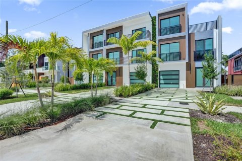 House in Fort Lauderdale, Florida 5 bedrooms, 282.52 sq.m. № 2036679 - photo 15