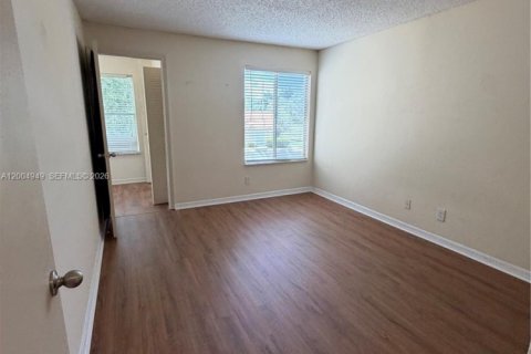 Condo in Sunrise, Florida, 1 bedroom № 2190417 - photo 3