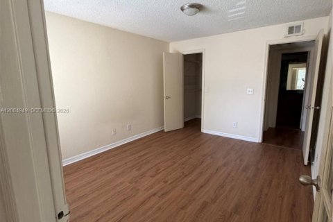 Condo in Sunrise, Florida, 1 bedroom № 2190417 - photo 8