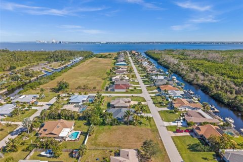 Terreno en venta en Cape Coral, Florida № 1861111 - foto 10
