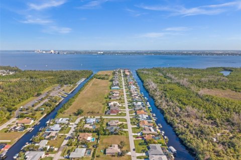 Terreno en venta en Cape Coral, Florida № 1861111 - foto 9