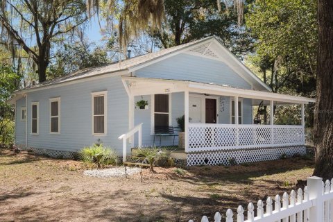 House in Gainesville, Florida 2 bedrooms, 111.48 sq.m. № 2364807