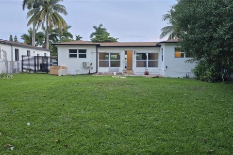 Villa ou maison à louer à Miami, Floride: 3 chambres, 150.69 m2 № 1986344 - photo 6