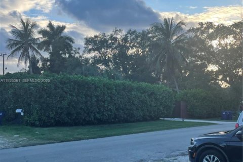 Villa ou maison à louer à Miami, Floride: 3 chambres, 150.69 m2 № 1986344 - photo 5