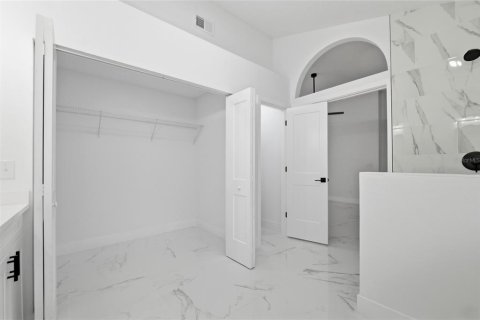 Villa ou maison à vendre à Tampa, Floride: 4 chambres, 234.11 m2 № 2427386 - photo 21