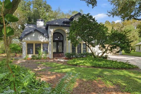 Villa ou maison à vendre à Tampa, Floride: 4 chambres, 234.11 m2 № 2427386 - photo 2
