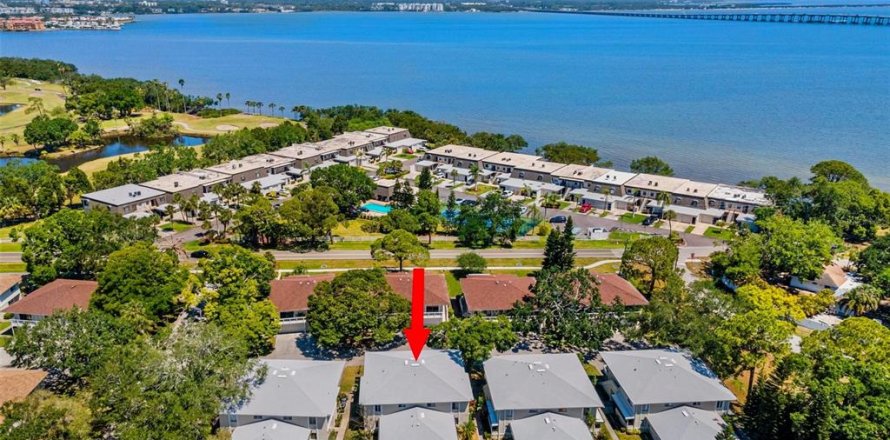 Adosado en Clearwater, Florida 2 dormitorios, 79.25 m2 № 1788157